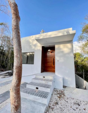 Jungle Hideaway Private Home